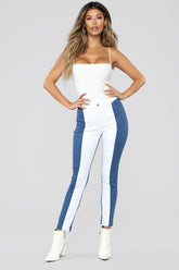Too Confused Skinny Jeans - Medium Blue Wash
