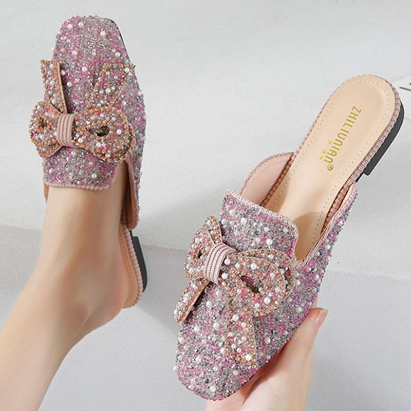 Zapatillas planas con lazo y cuentas de punta cuadrada