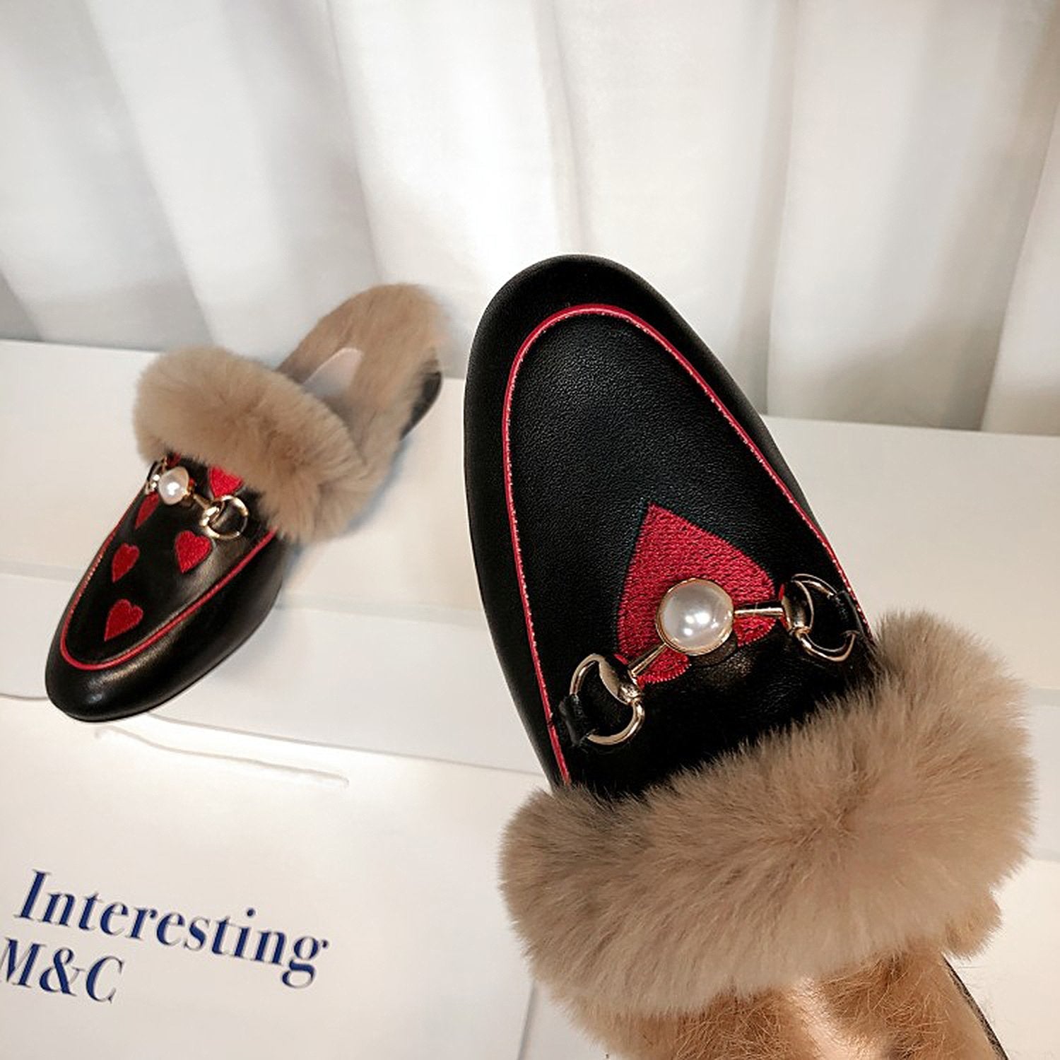 Embroidered Fur Pearl Buckle Slippers Mules Flat