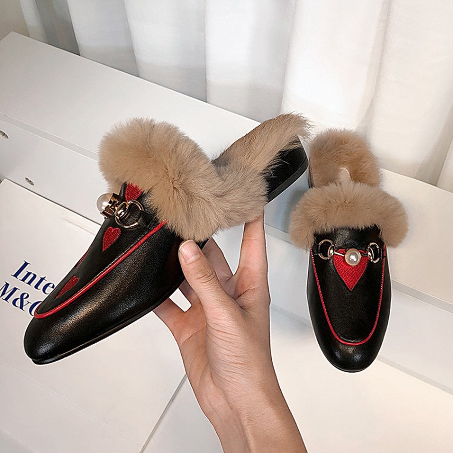 Embroidered Fur Pearl Buckle Slippers Mules Flat