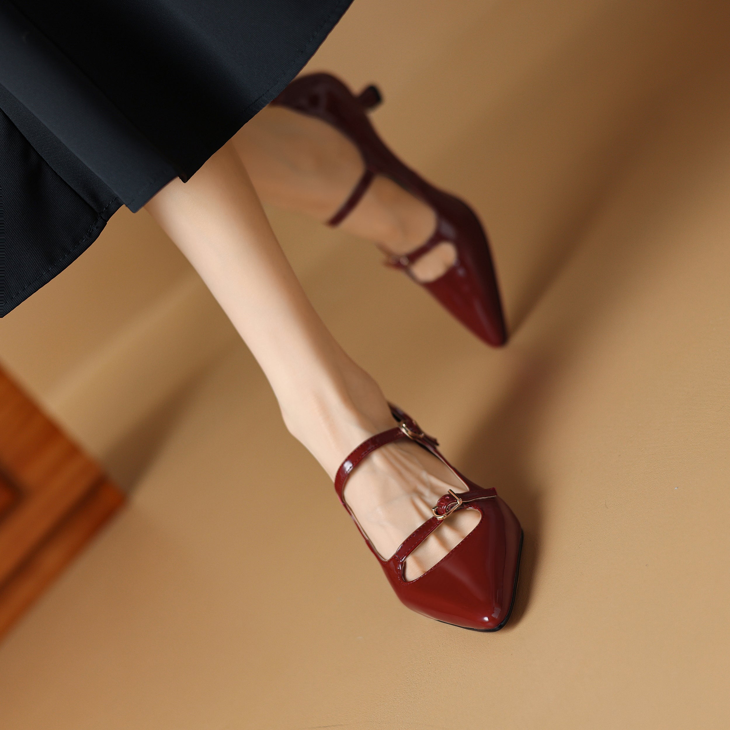 Burgundy Pointed Toe Kitten Heels Pumps with Buckle