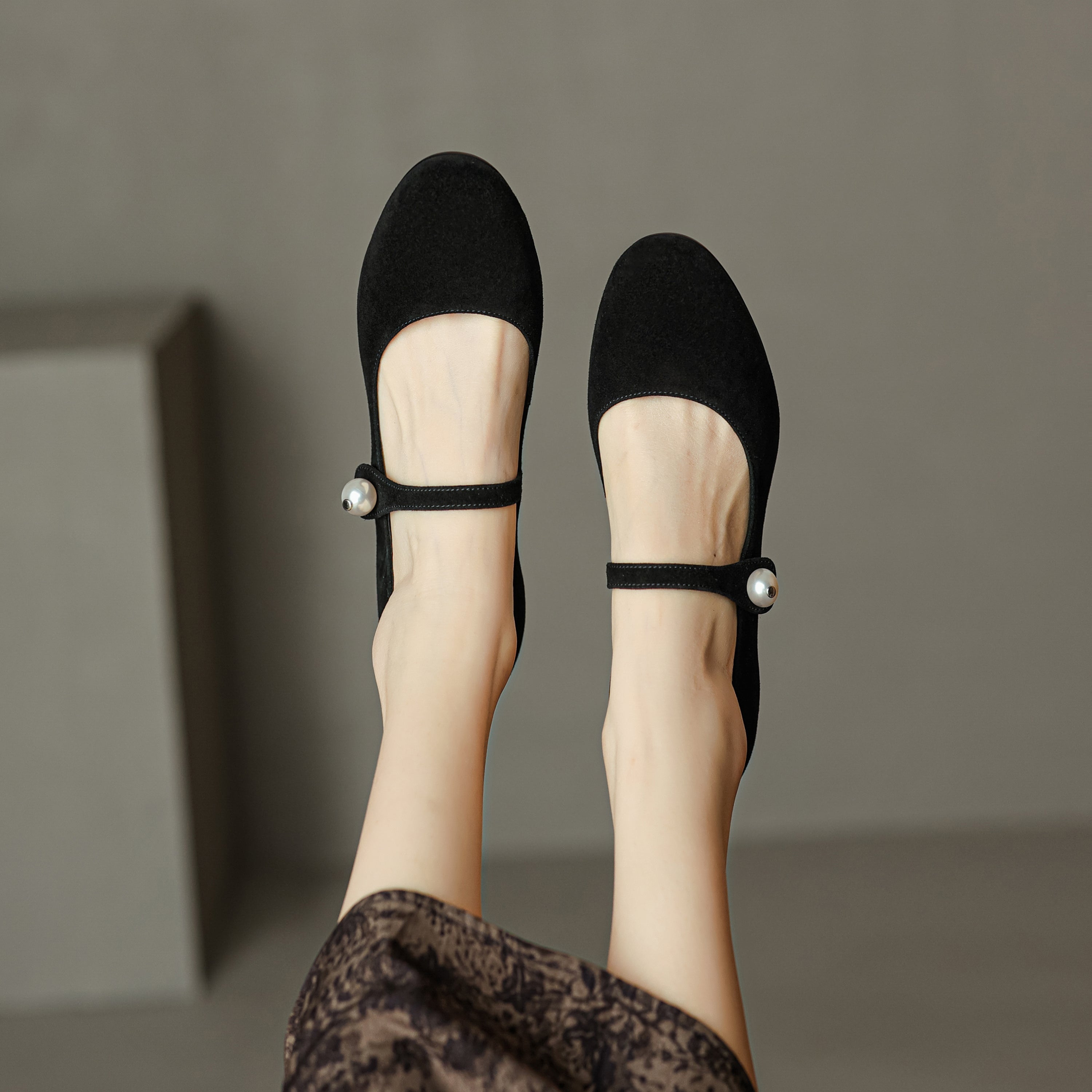 French Retro Mary Jane Leather Pearl Buckle Dress Shoes