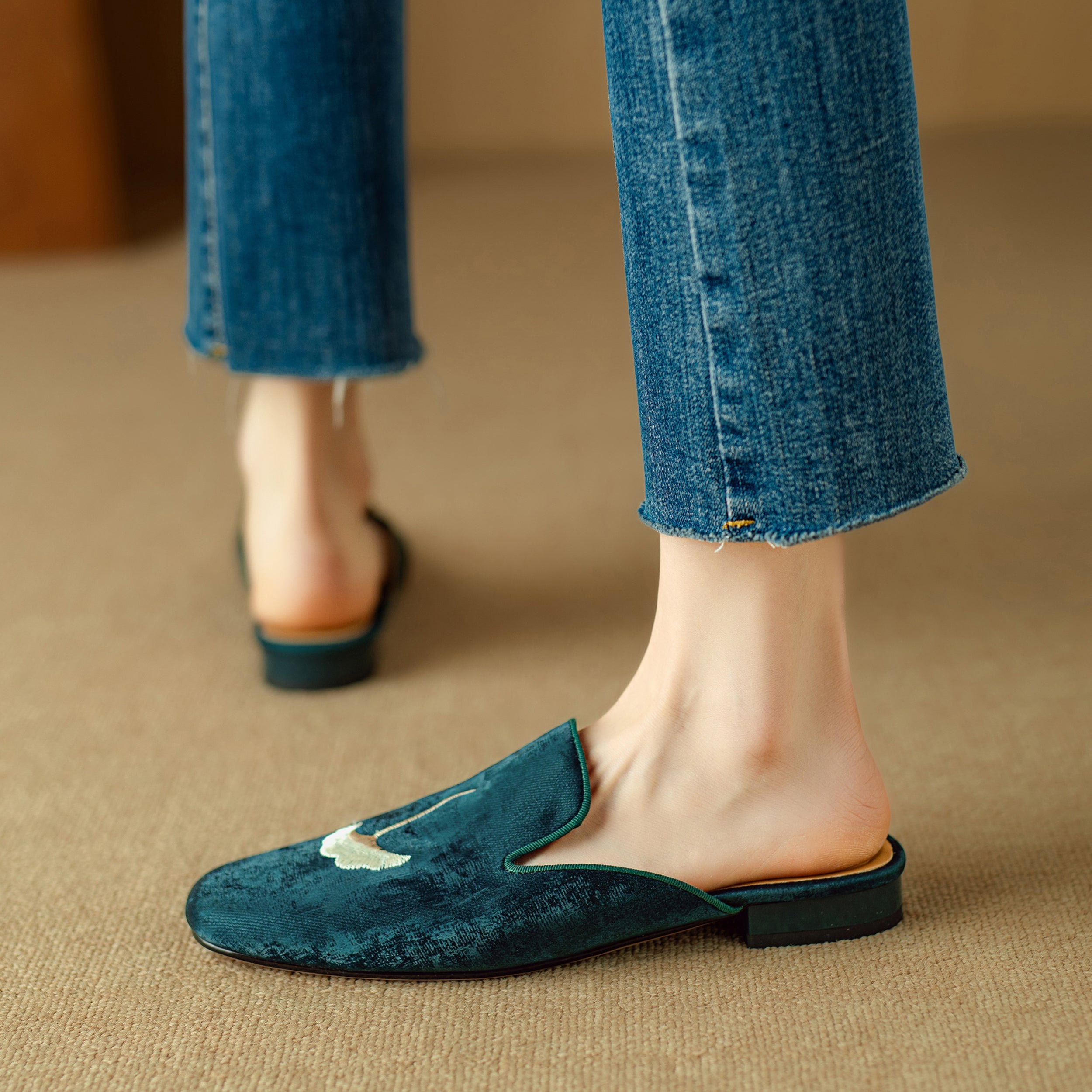 Flat Shoes Green With Hand Embroidered Leaf Velvet Loafers