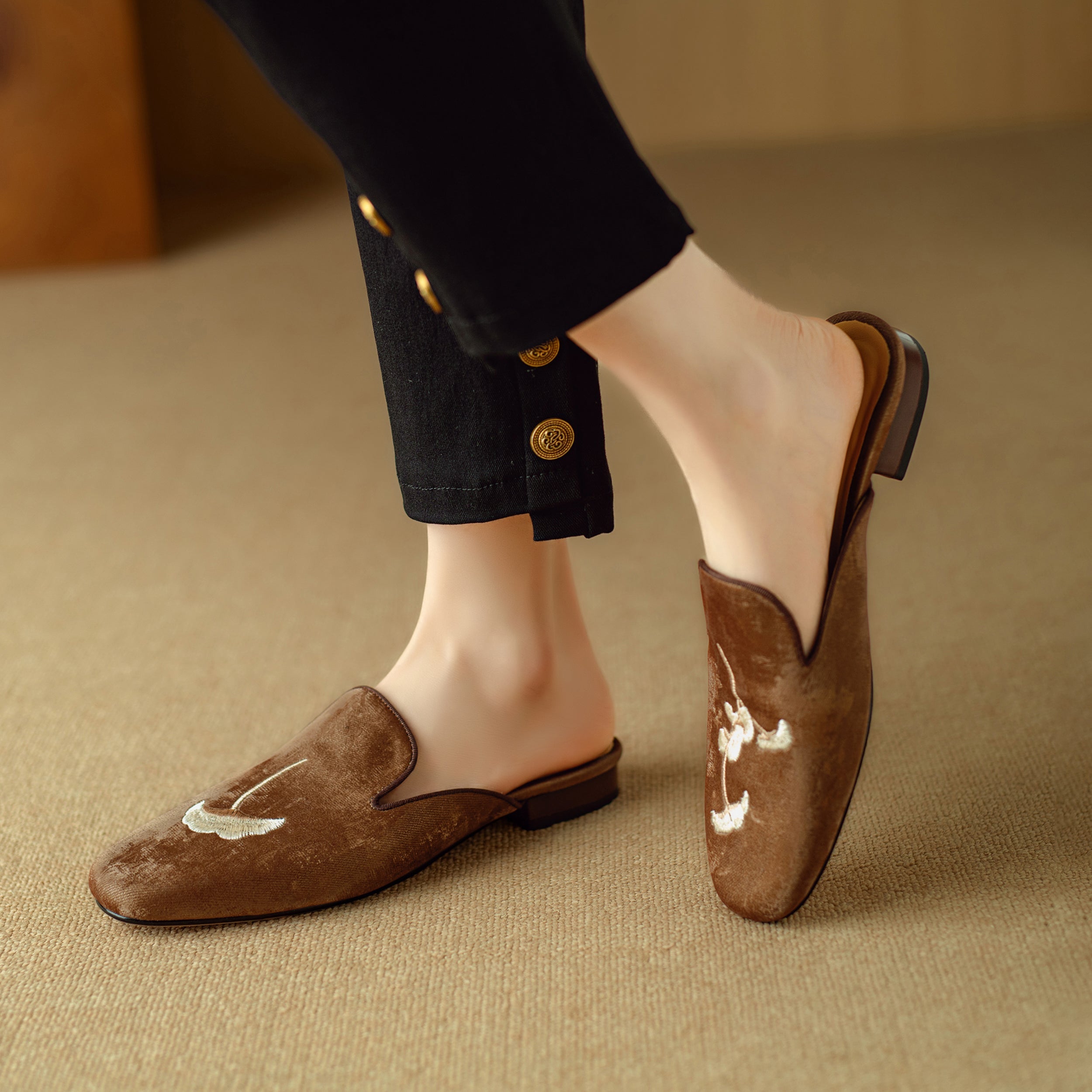 Flat Shoes Green With Hand Embroidered Leaf Velvet Loafers