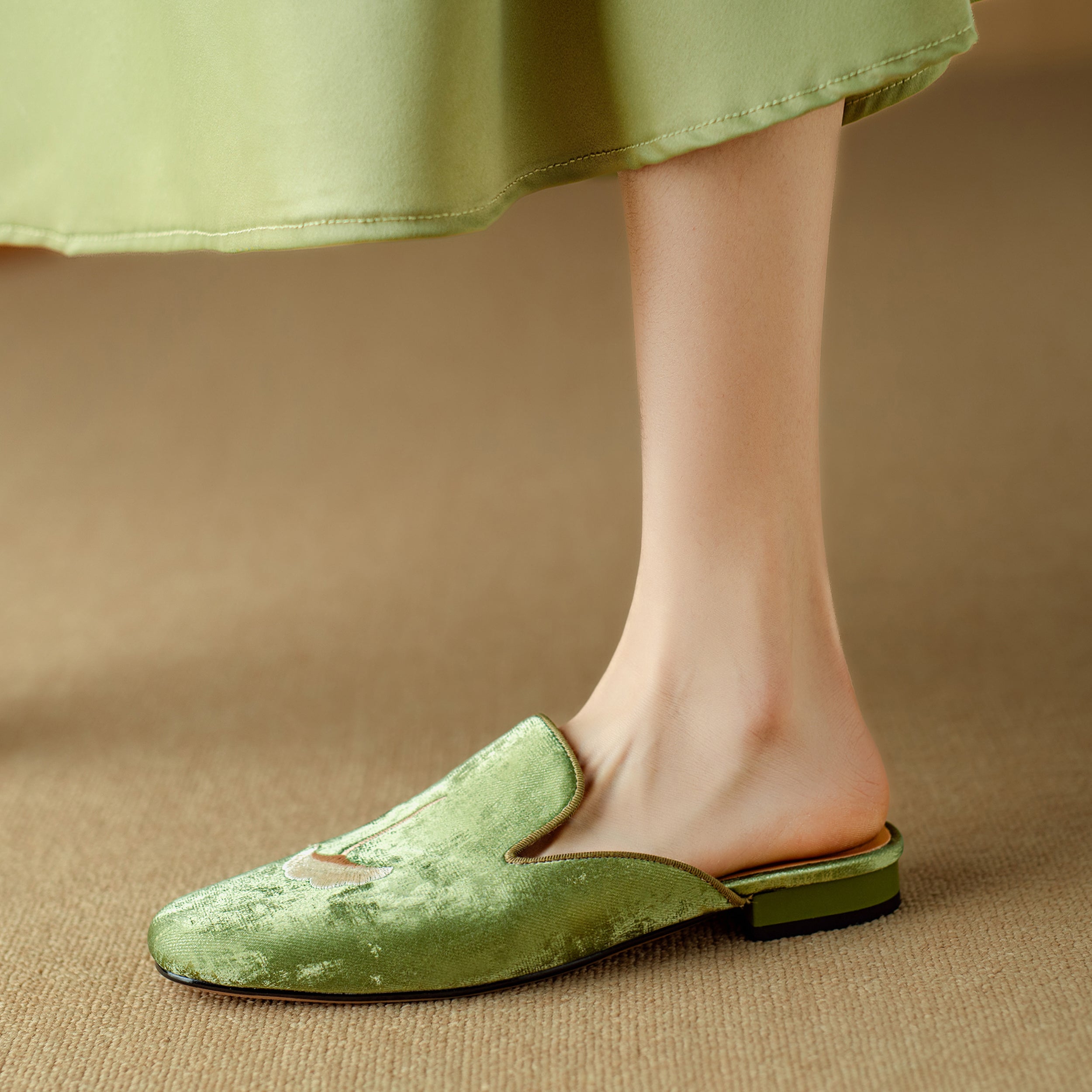 Flat Shoes Green With Hand Embroidered Leaf Velvet Loafers