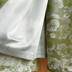 Sommerkleid im japanischen Stil mit V-Ausschnitt und Fledermausärmeln