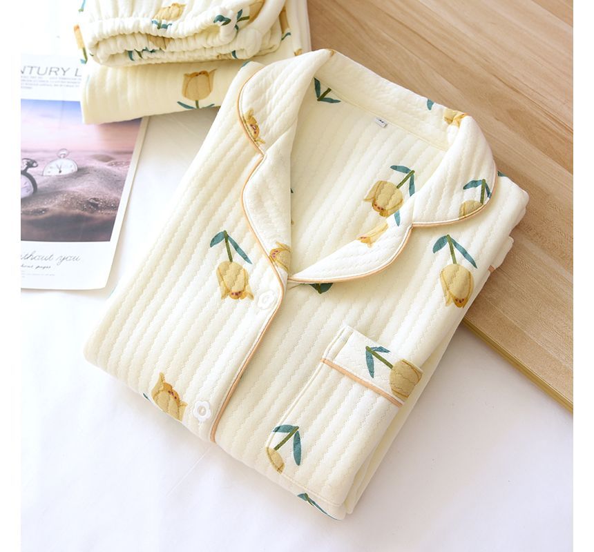 Pyjama-Set, langärmliges, geripptes Oberteil mit Kragen und Blumendruck zum Knöpfen + Hose
