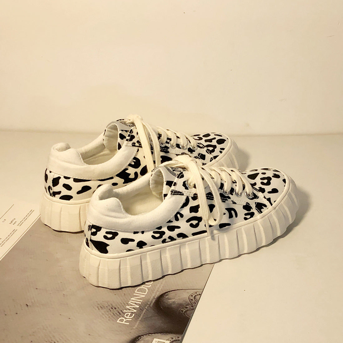 Women's Preppy Style Leopard Print Canvas Sneakers