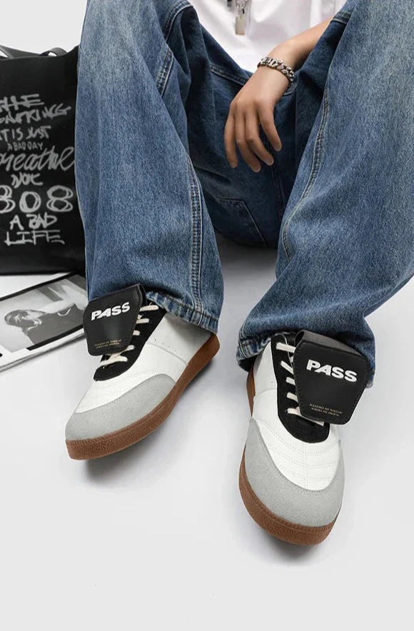 'Pass' Classic Long Tongue Sneakers