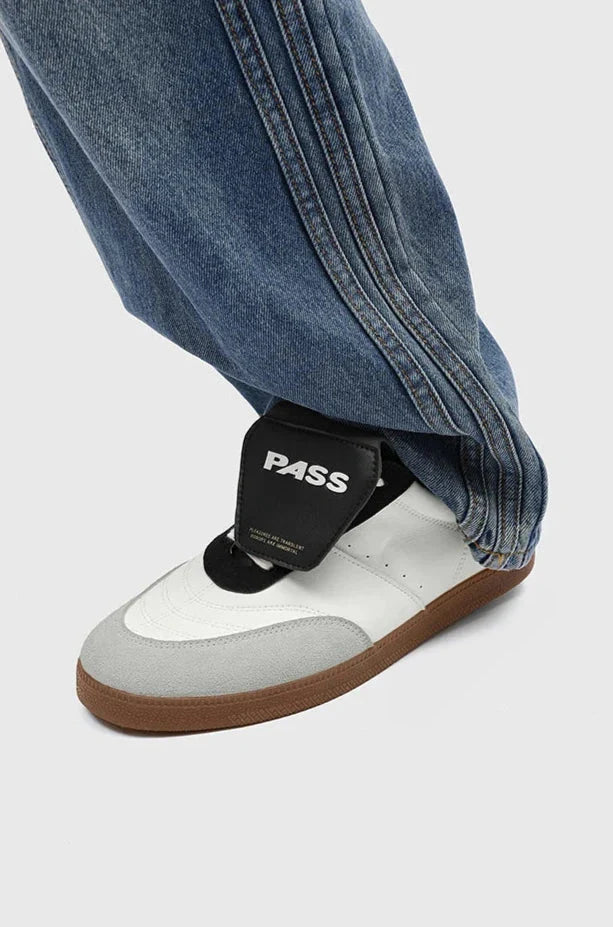 'Pass' Classic Long Tongue Sneakers