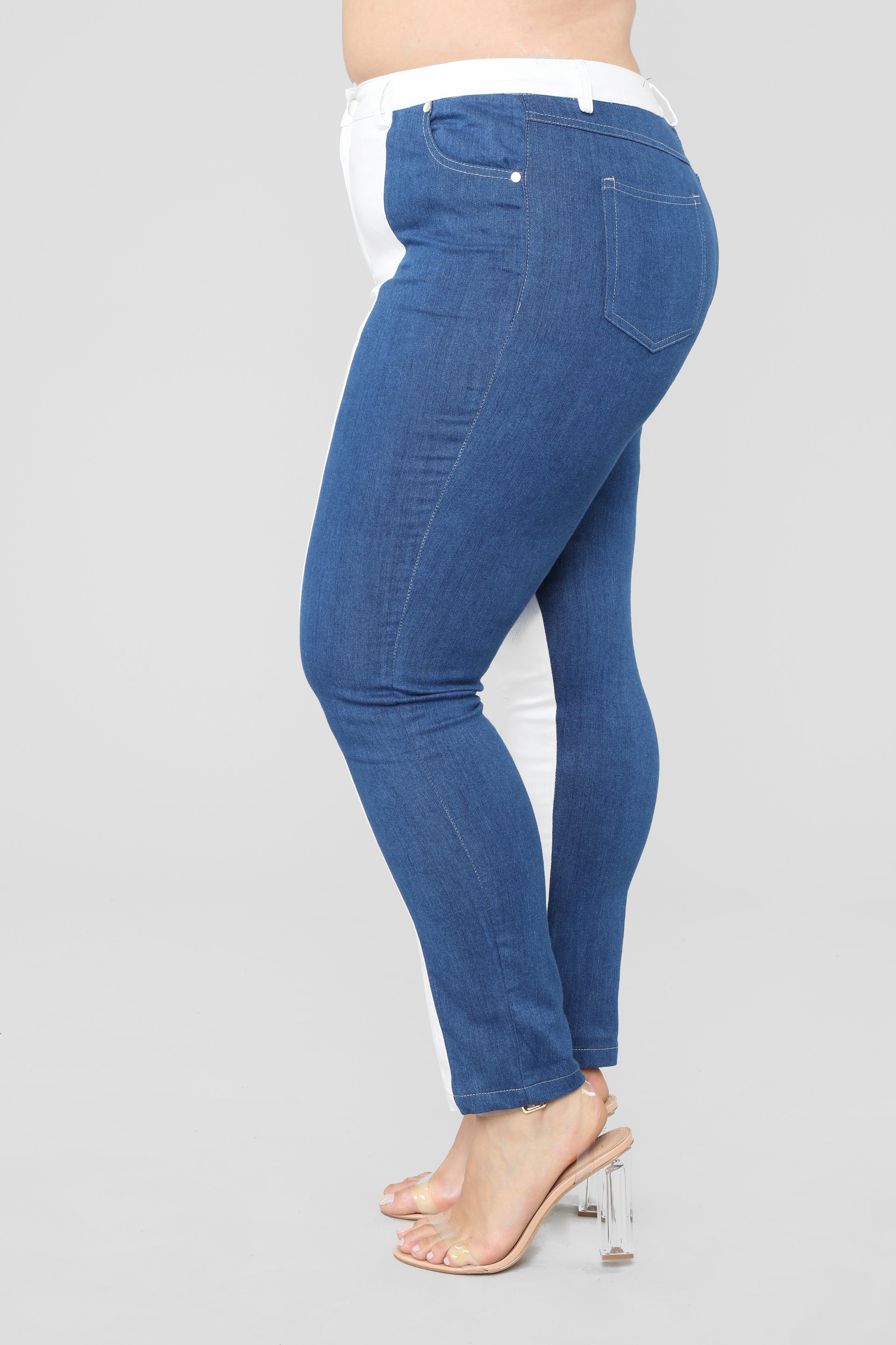 Too Confused Skinny Jeans - Medium Blue Wash