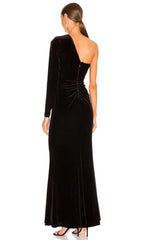 VELVET DIAMOND ONE SHOULDER SPLIT MAXI DRESS IN BLACK