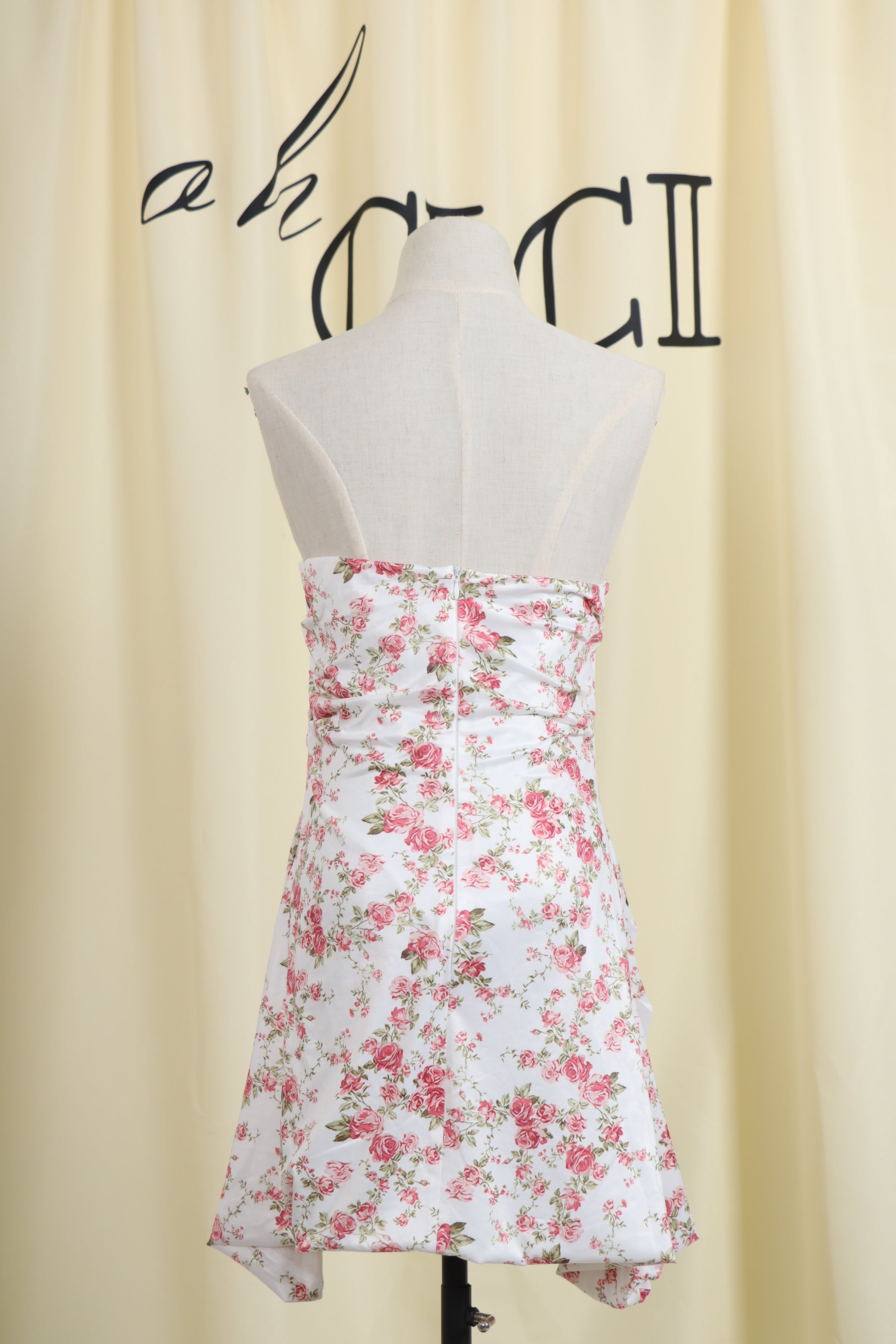 WHITE ROSE PRINT MINI DRESS