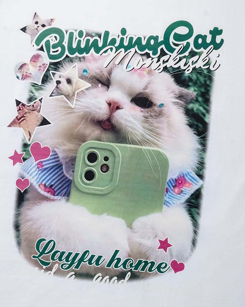 Blinking Selfie Cat Graphic T-Shirt