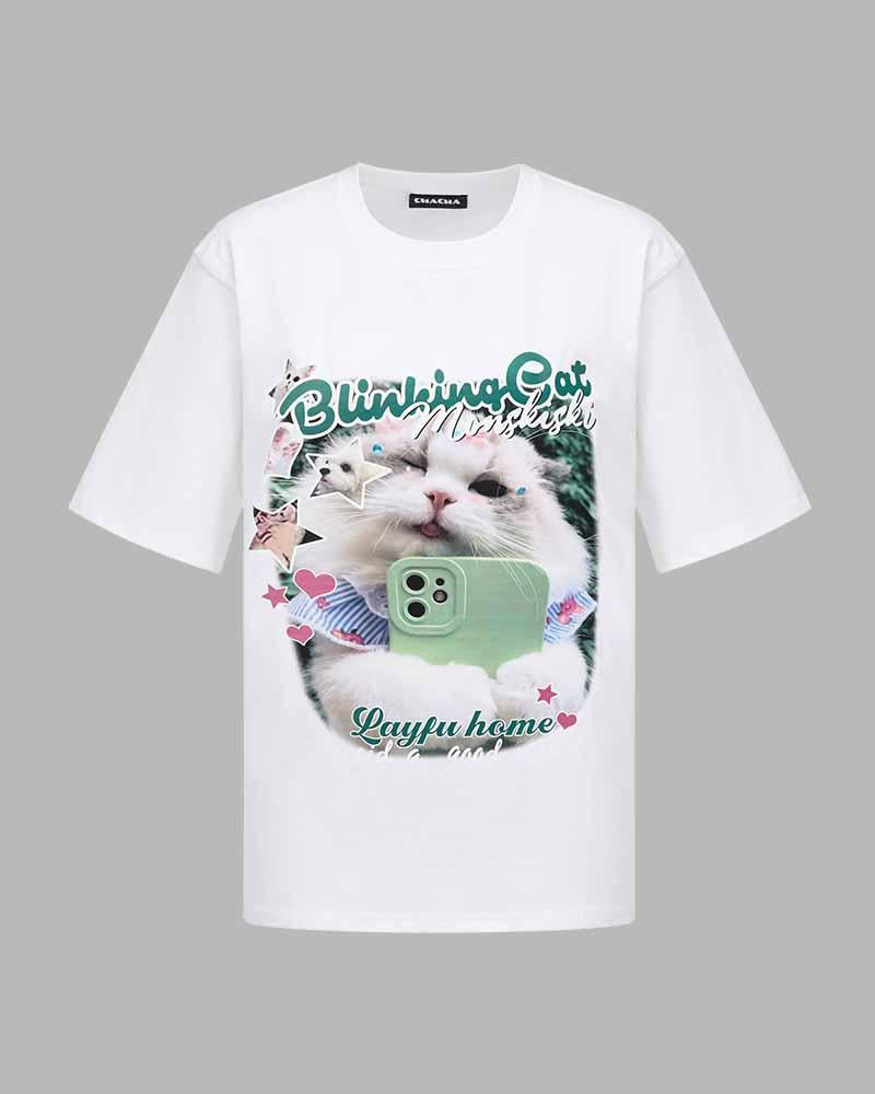 Blinking Selfie Cat Graphic T-Shirt